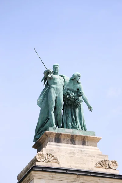 Monumento na Praça dos Heróis em Budapeste, Hungria . — Fotografia de Stock