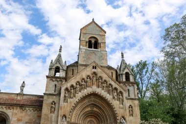 Vajdahunyad Castle güzel güneş ışığı ile