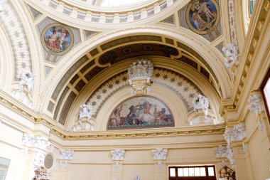 Szechenyi şifalı banyo Budapeşte, Macaristan, Avrupa'nın en büyük tıbbi banyo olduğunu.