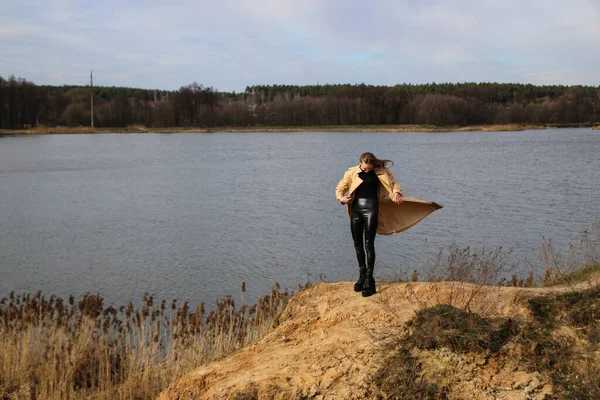 Outdoor Lifestyle Mode Porträt Von Glücklichen Atemberaubenden Blonden Mädchen Schönes — Stockfoto