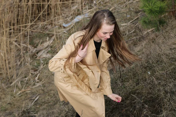 Buiten Levensstijl Modeportret Van Gelukkig Prachtig Blond Meisje Mooie Glimlach — Stockfoto