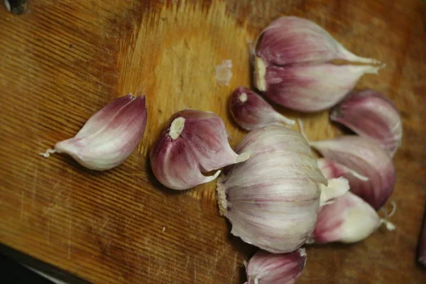 Garlic Cloves Rustic Table Wooden Bowl Fresh Peeled Garlics Bulbs — Stock Photo, Image