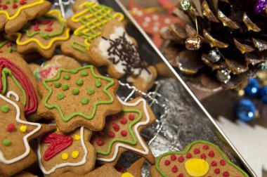 Noel için ev yapımı tatil kurabiye