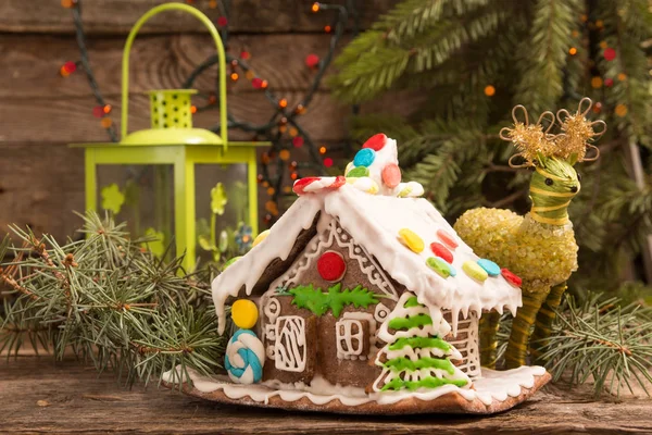 Gingerbread house. European Christmas holiday traditions. — Stock Photo, Image