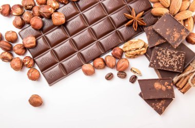 Çikolata parçaları, fındık, Çikolata talaşı ve wh üzerinde ceviz