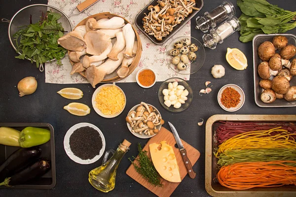 Gruppe von Rohstoffen für die Zubereitung von vegetarischem Abendessen. Auster — Stockfoto