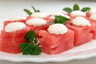 Karpuz vhipped krem Kepçe üst dilim. Tatlı Sumu