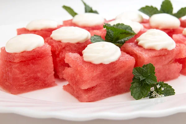 Karpuz vhipped krem Kepçe üst dilim. Tatlı Sumu