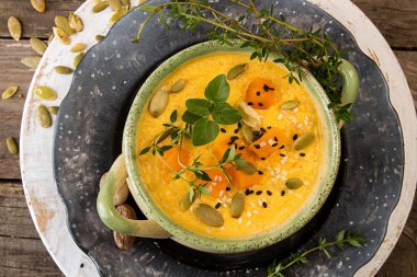 Kase kabak, tohumlar ve bitkiler üzerinde adet kabak çorbası 