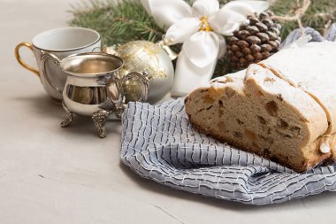 Geleneksel Noel dresden kek stollen. Yılbaşı yeni yıl d