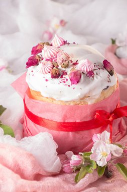 Tebrik kartı için mutlu Paskalya süsleri. Whit 'li Paskalya pastası