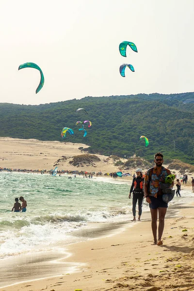 Tarifa Spaine July 2018 Beautiful White Tarifa Beach Spain Packed — Stock Photo, Image