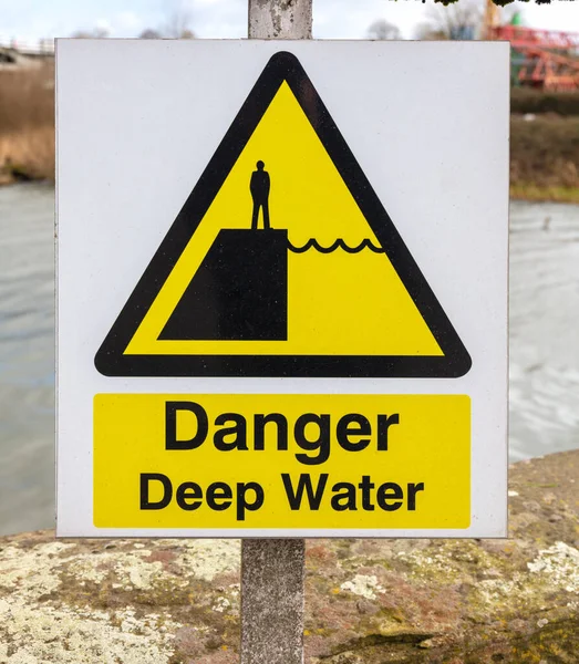 Perigo Sinal Águas Profundas Inglaterra — Fotografia de Stock