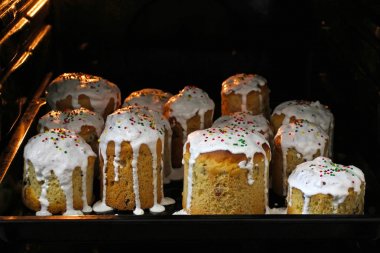 Ön geleneksel Paskalya kekler Mutlu Paskalya fırında fırınlar dolap