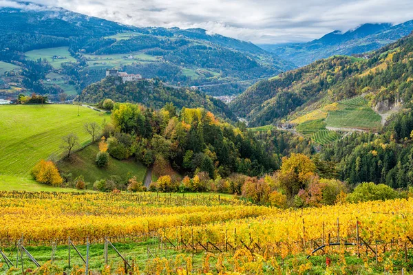 Panoramautsikt Över Hösten Med Sabiona Kloster Nära Chiusa Provinsen Bolzano — Stockfoto