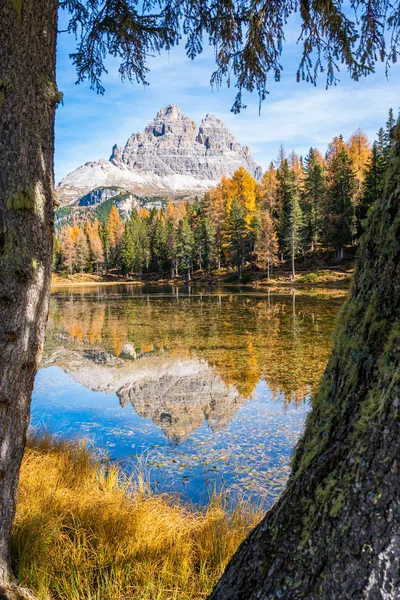 Vista Outono Idílica Lago Antorno Com Tre Cime Lavaredo Segundo — Fotografia de Stock