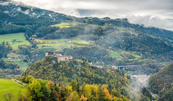 Vista Panorámica Otoño Con Monasterio Sabiona Cerca Chiusa Provincia Bolzano — Foto de Stock