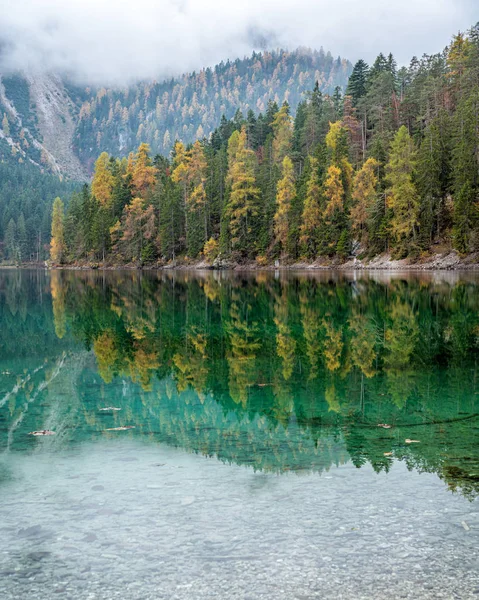 Idyllic Autumnal View Lake Tovel Val Non Province Trento Trentino — Stock Photo, Image