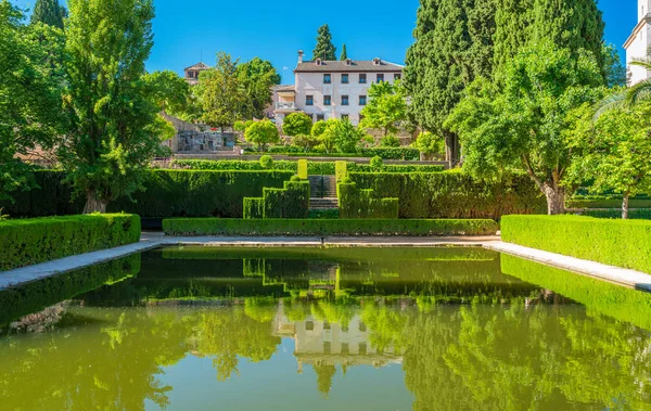 Idyllic Garden Alhambra Palace Granada Andalusia Spain — Stock Photo, Image