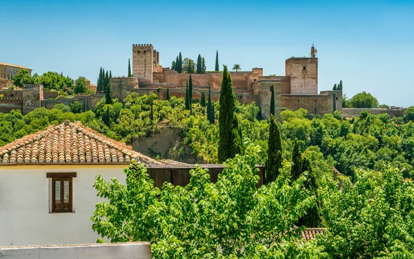 Scenisk Syn Albaicin Distriktet Granada Med Alhambra Palace Bakgrunden Andalusien — Stockfoto