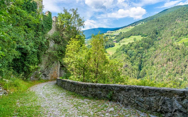 Idyllisk Väg Till Sabiona Kloster Nära Chiusa Provinsen Bolzano Trentino — Stockfoto