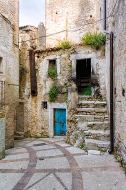 Vico del Gargano 'da manzara, İtalya' nın Puglia eyaletinin Foggia iline bağlı pitoresk bir köy..