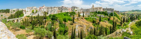 Panoraamanäkymä Gravinasta Pugliassa Aurinkoisena Kesäpäivänä Barin Maakunta Puglia Apulia Etelä — kuvapankkivalokuva