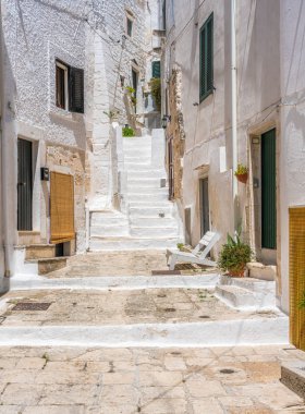 Güneşli bir yaz gününde Ostuni 'de manzara, Apulia (Puglia), güney İtalya.