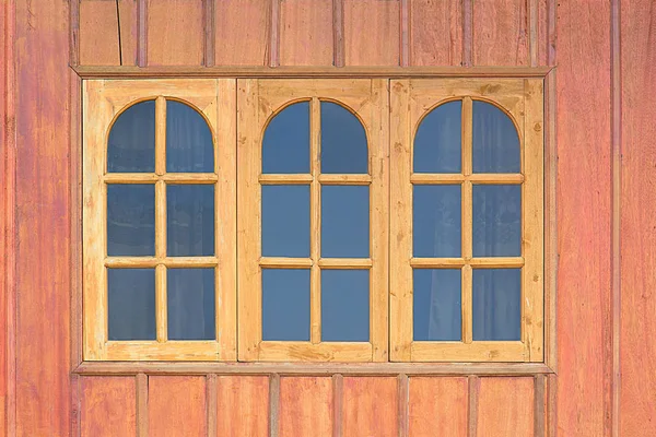 Дерев'яне вікно і скло — стокове фото