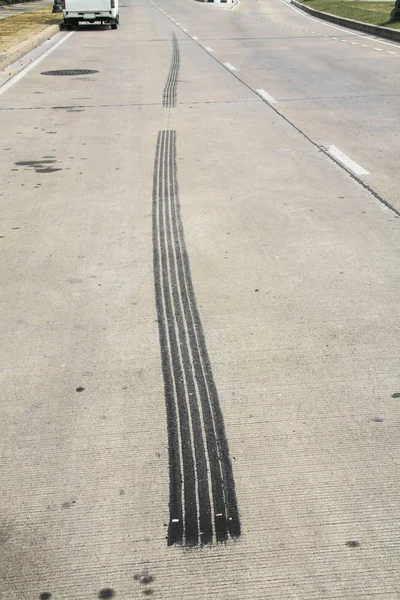 Black Track Tire Brake Concrete Road — Stock Photo, Image