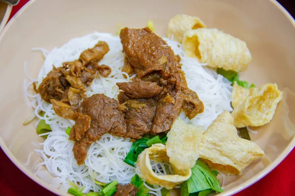 Noodles soup on dish — Stock Photo, Image