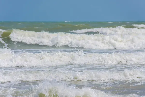 Fala Wietrzny Dzień Plaży — Zdjęcie stockowe