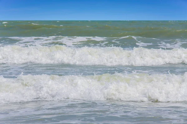 Fala Wietrzny Dzień Plaży — Zdjęcie stockowe