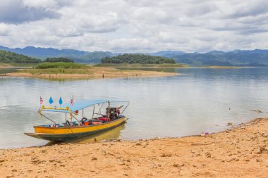 Tekne Krachan Kaeng Barajı