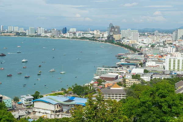 Vista di edificio e spiaggia di Pattaya — Foto Stock