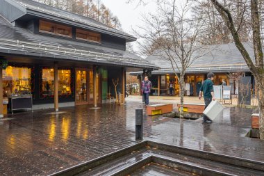  Birçok kişi Harunire Teras yürüyüş