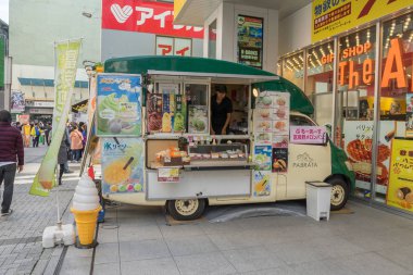 Gıda kamyon vasıl Akihabara alan Tokyo