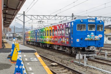Kawaguchiko tren istasyonunda treni durdurdular