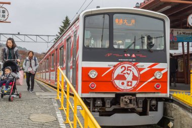  Kawaguchiko tren istasyonunda treni durdurdular