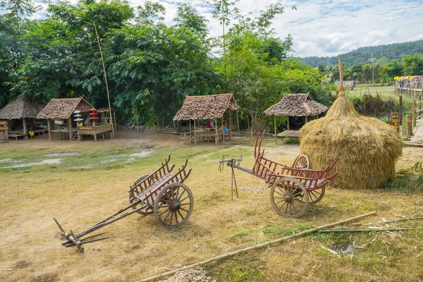 Both wooden cart near a bamboo bridge — Stock Photo, Image