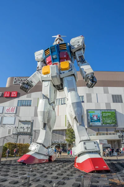 Staty av Gundam på Diverccity Tokyo Plaza — Stockfoto
