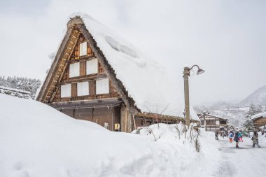 Karda Shirakawago Japonya ile antik bir köy
