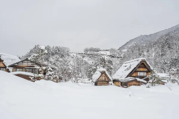 Un antiguo pueblo en Shirakawago en Japón — Foto de Stock