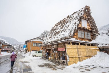 Karda Shirakawago Japonya ile antik bir köy