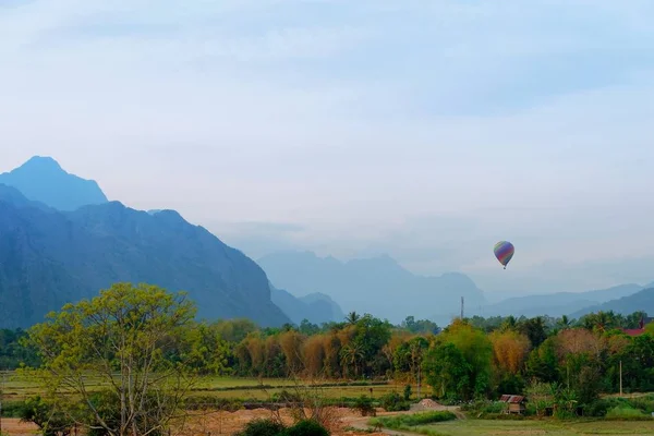 Hotair balloon on the sky — Stock Photo, Image