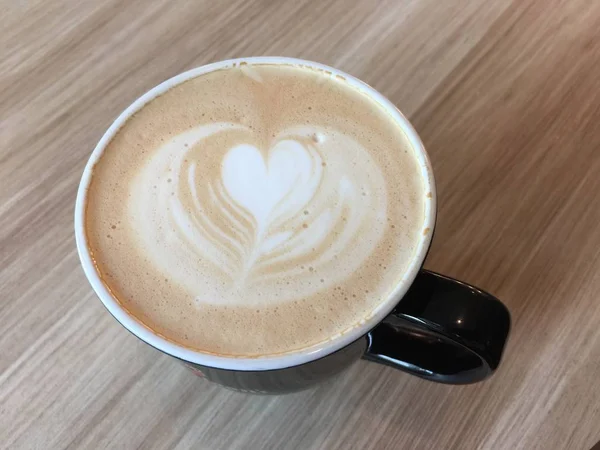 Una taza de café en la mesa —  Fotos de Stock