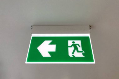 Yangın çıkış kapı işareti üst geçit