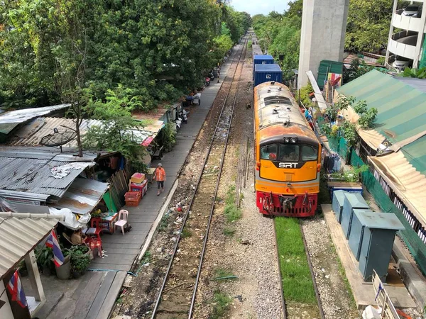 Bangkok Thailand Dec 2017 Логистический Поезд Движется Платформе Железнодорожном Вокзале — стоковое фото