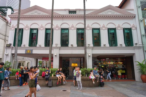 ブギス シンガポール 2017 多くの人が歩いて ブギス ストリート エリアでショッピング — ストック写真