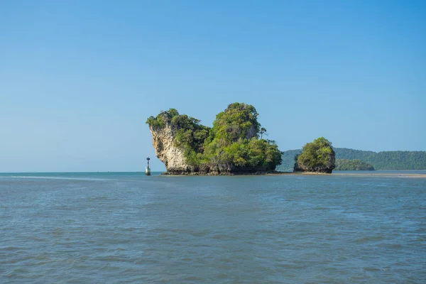 Klein Eiland Zee Bij Nopparat Thara Nationaal Park Provincie Krabi — Stockfoto